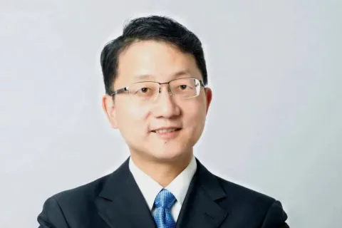 Duta Besar China untuk Australia Tiba dengan Bus Umum: Sinyal Baru Hubungan Beijing-Canberra?