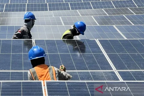 Target 100 GWp PLTS: Fondasi Kemandirian Energi atau Ambisi yang Menantang?