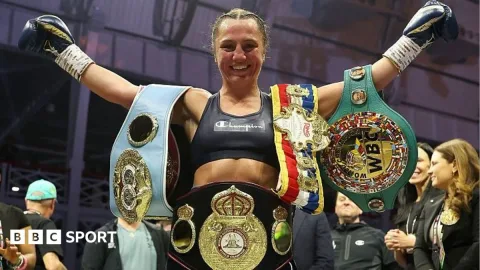 Ellie Scotney Naik Kelas, Tantang Tiara Brown demi Gelar Juara Dunia Dua Divisi