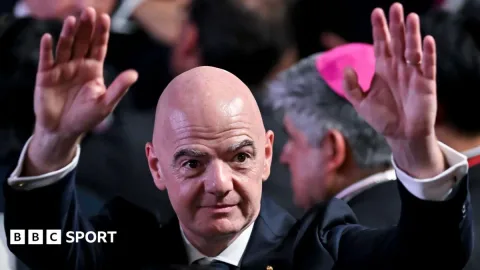 Gelombang Penolakan Meluas: Asosiasi Sepak Bola Irlandia Utara Tarik Dukungan untuk Infantino