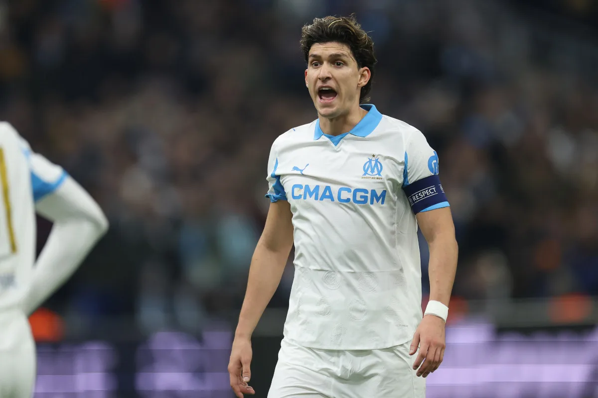 Roma Kian Dekat Rekrut Bek Argentina Leonardo Balerdi dari Marseille