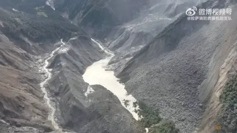Ancaman Danau Alami di Perbatasan China-Nepal Mereda, tetapi Risiko Bencana Susulan Masih Menganga