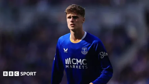 Forest Siap Tebus £40 Juta untuk Armstrong, Ujian Besar bagi Ambisi Everton