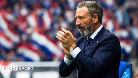 McInnes Akui Rangers Jauh dari Harapan, Tetapi Yakin Bisa Sukses di Ibrox