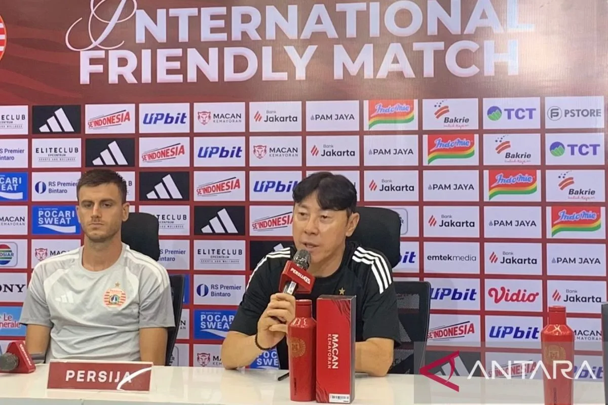 Shin Tae-yong Puas, Persija Hancurkan Brisbane Roar 4-0 di JIS: Sinyal Kuat Sebelum Liga