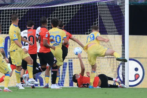 Fiorentina 0-3 Frosinone: Pesta Centenary Berubah Petaka, Mimpi Buruk di Artemio Franchi