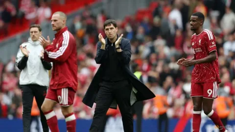 Iraola Belum Menang, tapi Liverpool Mulai Tunjukkan Identitas Baru