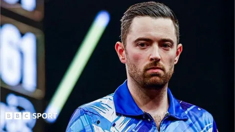 Kejutan di Budapest: Humphries Tersingkir, Van Gerwen Selamat dari Mimpi Buruk