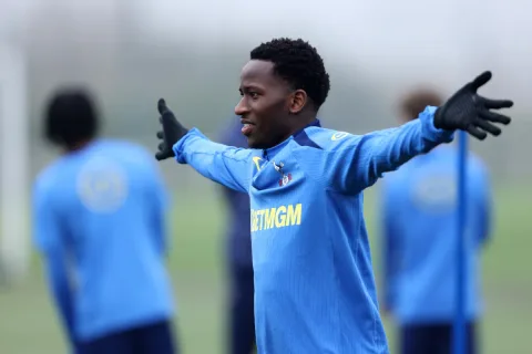 Sarr Desak Pindah ke Juventus, Tottenham Ngotot Wajib Beli: Negosiasi Bursa Januari Memanas