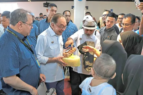Anwar Ibrahim: Korupsi Tak Kenal Ras, Malaysia Harus Bersatu di Ambang Hari Nasional