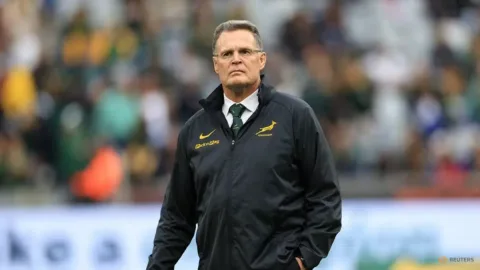 Perang Saraf di Scrum: Erasmus Menolak Tuduhan Rennie soal 'Berjalan' di Set Piece