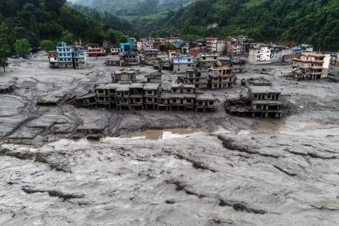 Banjir Bandang Himalaya Tewaskan 750 Orang, 3.000 Lebih Hilang: Krisis Iklim dan Tantangan Evakuasi Lintas Batas