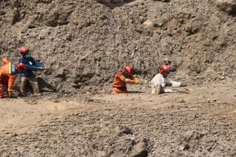 Bencana Tibet: 16 Tewas, 546 Hilang, 261 Warga Asing Terdampak