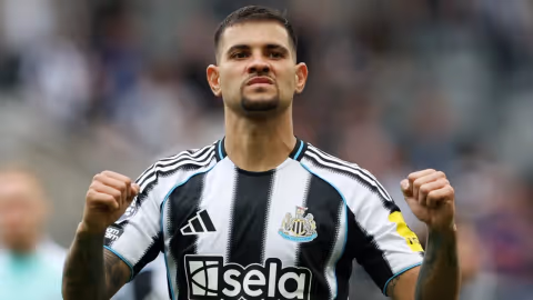 Newcastle Berburu Remaja Ajax: Kandidat Pengganti Bruno Guimaraes