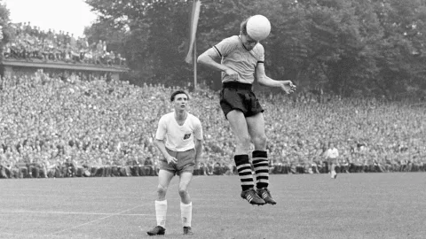 Gol Bersejarah Bundesliga 1963 Kini Bisa Disaksikan: Rekonstruksi AI Borussia Dortmund