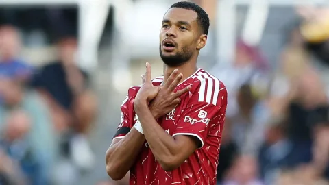 Liverpool Siapkan Dana Besar untuk Gantikan Gakpo: Sarr atau Rayan?