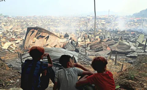 Kebakaran Kampung Air di Sabah Tewaskan Tiga Bocah, Ratusan Rumah Ludes