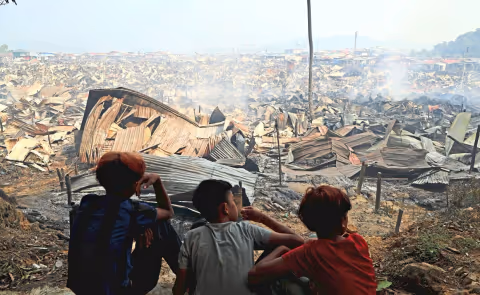 Kebakaran Kampung Air di Sabah Tewaskan Tiga Bocah, Ratusan Rumah Ludes