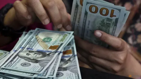 Dolar Menguat, Yen Terpuruk: Sinyal Kenaikan Suku Bunga AS Mengguncang Pasar Asia