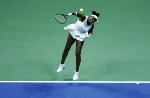 Dini Hari di New York: Kenin Taklukkan Venus Williams di Laga Pembuka US Open