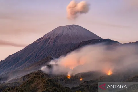 Menhut Tutup Sementara Pendakian 9 Taman Nasional: Antisipasi Karhutla atau Pembatasan Aktivitas?
