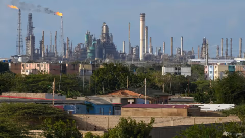 Trump Putuskan Isi Cadangan Minyak AS dengan Minyak Venezuela: Strategi atau Risiko?