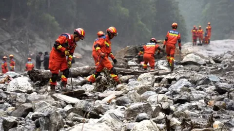 China Hukum 10 Warga atas Isu Bencana Nepal-Tibet: Upaya Redam Kepanikan atau Sensor?