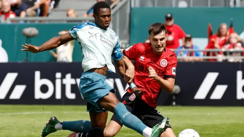 Chelsea Siapkan Tiket ke Stamford Bridge untuk Bomber Muda Leverkusen, Christian Kofane