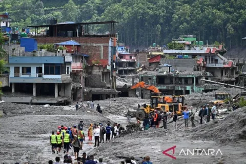 Kemlu Pastikan 51 WNI di Nepal Aman, Ribuan Korban Banjir Bandang Masih Hilang