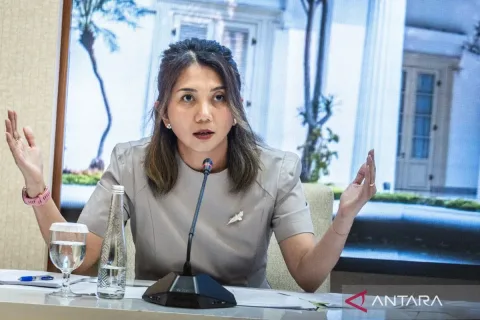 Kemlu Periksa Dugaan WNI Bergabung dengan Militer Rusia: Ancaman Hukum dan Jebakan Rekrutmen