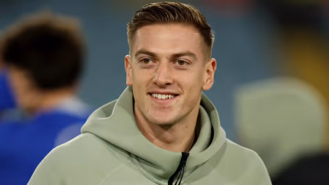 Nottingham Forest Kebut Perburuan Kiper: Mamardashvili Target Anyar Usai Rekor Delap