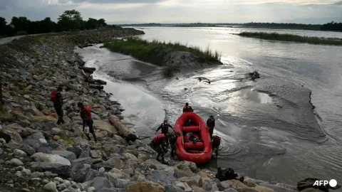 Banjir Bandang Nepal-Tibet: Korban Tewas Tembus 900, Ribuan Masih Hilang