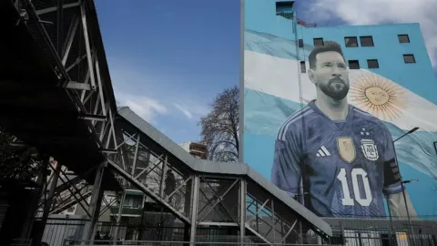 Lionel Messi Pensiun dari Timnas Argentina: Akhir Era yang Menyisakan Duka dan Pertanyaan