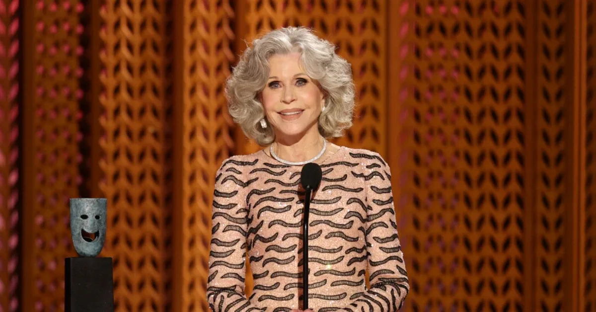 Jane Fonda Menangis Mengenang Dolly Parton: 'Dia Adalah Cinta'