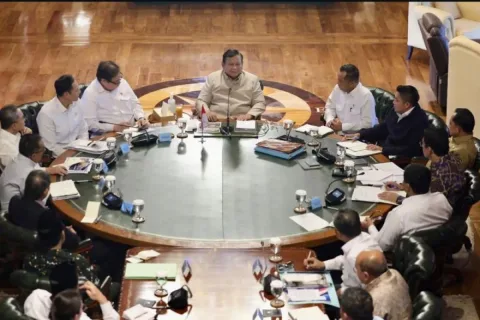Prabowo Pimpin Rapat Terbatas di Hambalang: Hunian Layak dan Pembiayaan Perumahan Jadi Prioritas