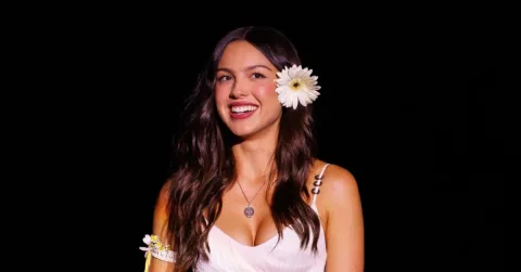 Olivia Rodrigo Pastikan Daisy Chain Fields Kembali 2027: Festival yang Mengubah Harapan Jadi Aksi Nyata