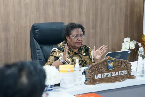 Wamendagri Desak Pemda Siapkan Anggaran dan Regulasi Karhutla Sejak Dini
