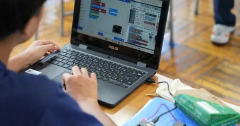 Kurikulum Baru Jepang Masukkan AI ke Semua Mata Pelajaran: Guru Diuji, Indonesia Bisa Meniru?