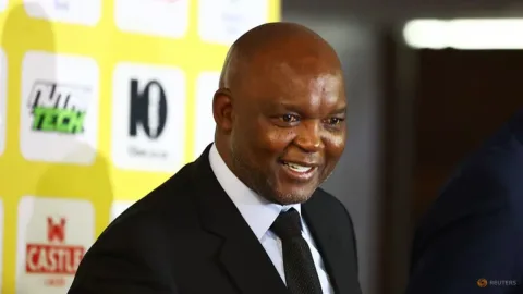 Pitso Mosimane Kembali Memimpin Bafana Bafana: Tantangan Berat di Kualifikasi Piala Afrika 2027