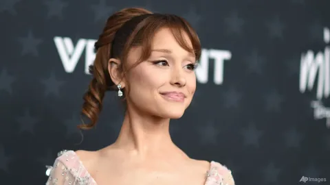 Ariana Grande Pamit dari Panggung: Tur Penutup di London Jadi Momen Perpisahan yang Emosional