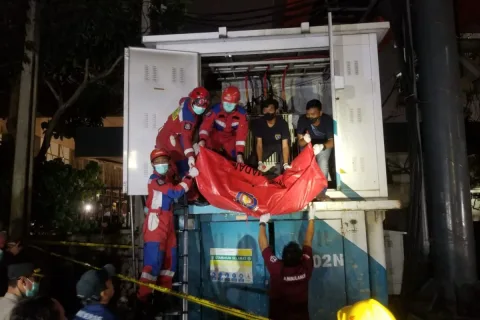 Gardu Listrik LRT Pancoran Rusak Parah: Jejak Paksa Masuk Pencuri Kabel Terungkap