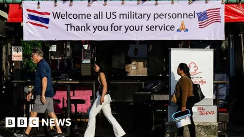 USS Abraham Lincoln Sandar di Pattaya: 5.000 Awak Kapal Dapat Istirahat, Ekonomi Lokal Berharap