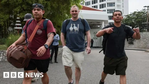 USS Abraham Lincoln: 5.000 Pelaut AS Turun di Pattaya, dari Belanja hingga Malam Hiburan