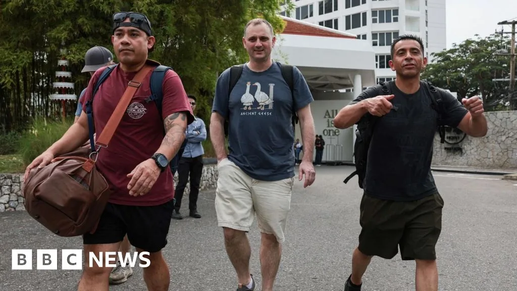 USS Abraham Lincoln: 5.000 Pelaut AS Turun di Pattaya, dari Belanja hingga Malam Hiburan