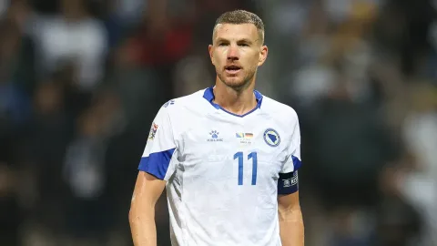 Edin Dzeko Pensiun dari Timnas Bosnia: Legenda Bundesliga Tutup Karier Internasional di Laga Kontra Swedia