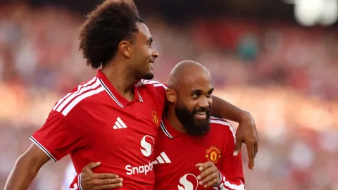 Bintang Muda 15 Tahun Mengancam Posisi Zirkzee di Manchester United
