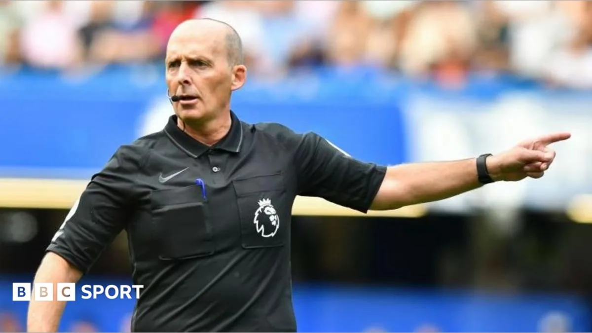 Mantan Wasit Premier League Akui Sengaja Menahan Peluit demi 'Tantangan Pribadi'