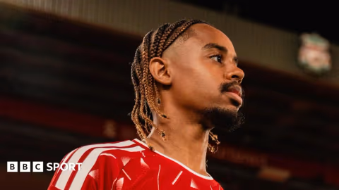 Iraola Tenang di Tengah Tekanan: Liverpool Andalkan Skuad yang Ada, Barcola Siap Debut