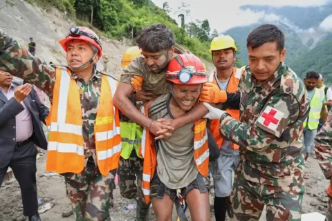 Dua Pekerja PLTA Selamat dari Terowongan Terkubur di Nepal: Operasi Penyelamatan 24/7 Berbuah Hasil