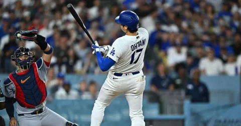 Shohei Ohtani Diistirahatkan: Cedera Bisep dan Leher Mengancam Misi Dodgers di Oktober